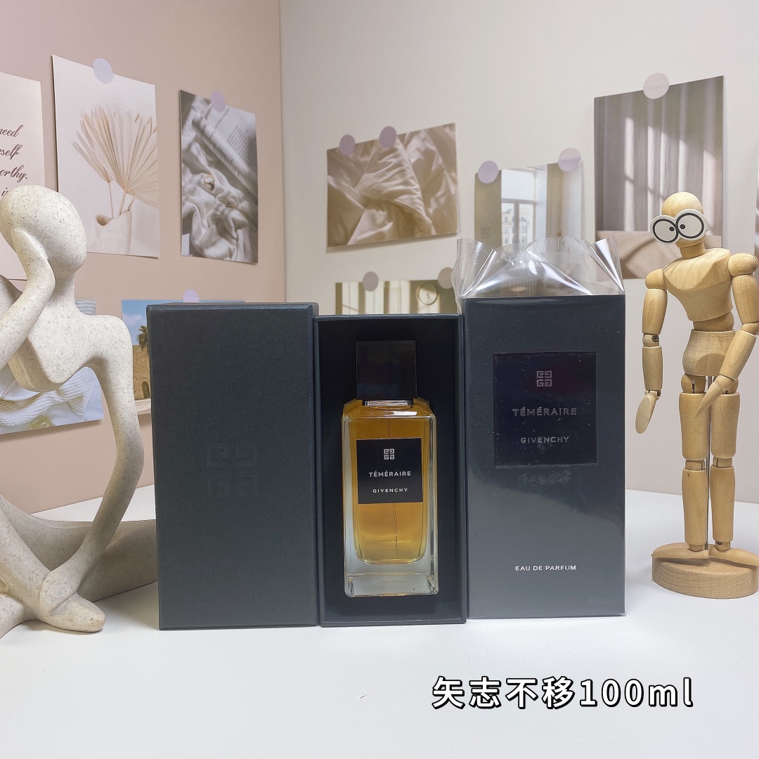 15eur---Givenchy 矢志不移