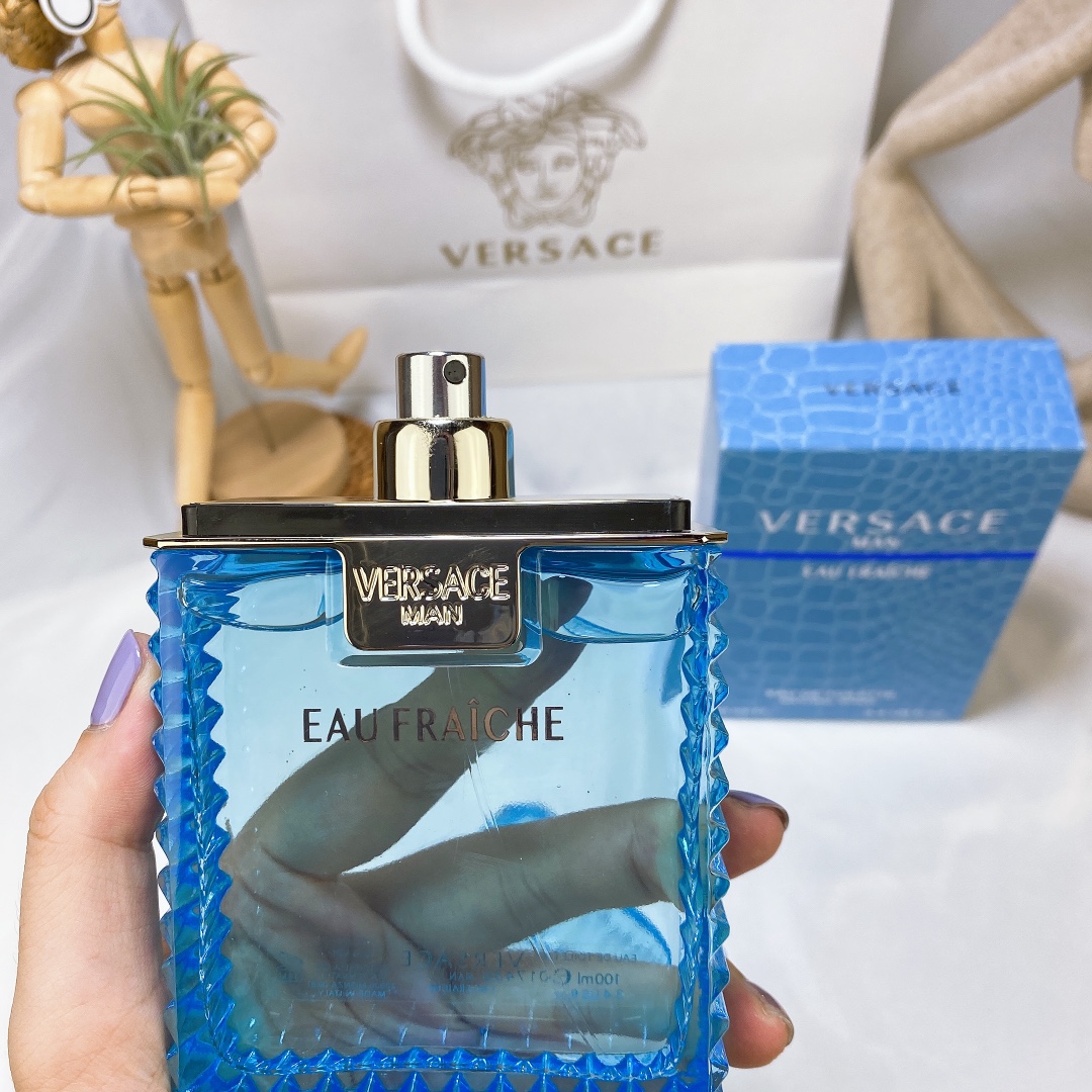 15eur---VERSACE 云淡风轻绅情男士淡香水100ml