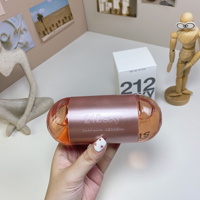 15eur---Carolina Herrera 212性感女士