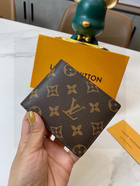 14eur--- Lv Classic Yellow Patterned Wallet