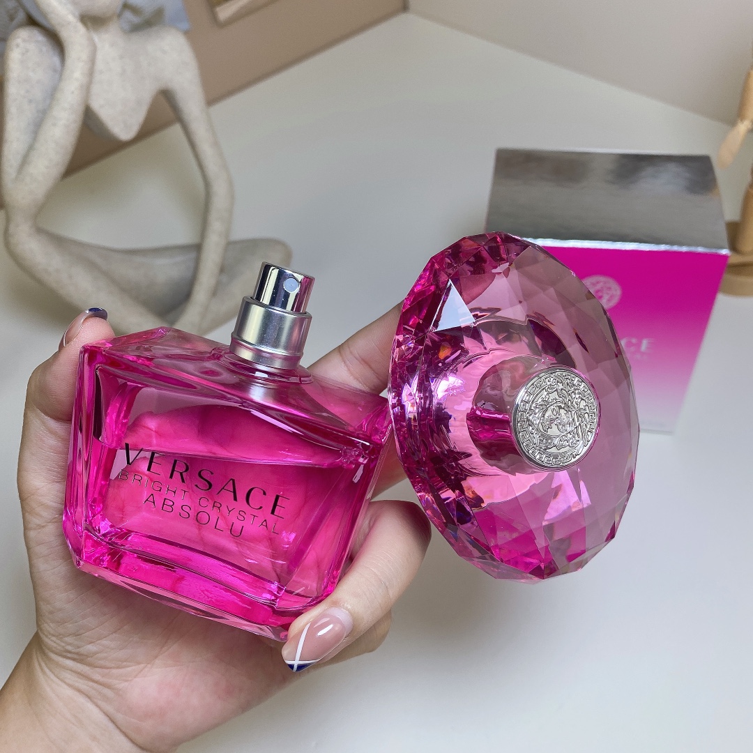 15eur--Versace 臻垫玫红钻香恋水晶精粹 100ml