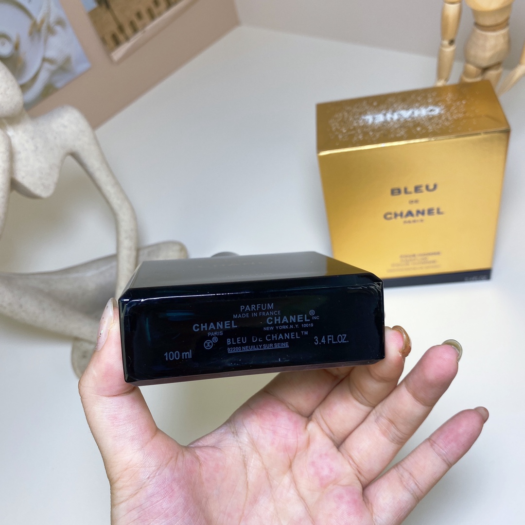 16eur---Chanel 木盒蔚蓝男士香精版 100ml