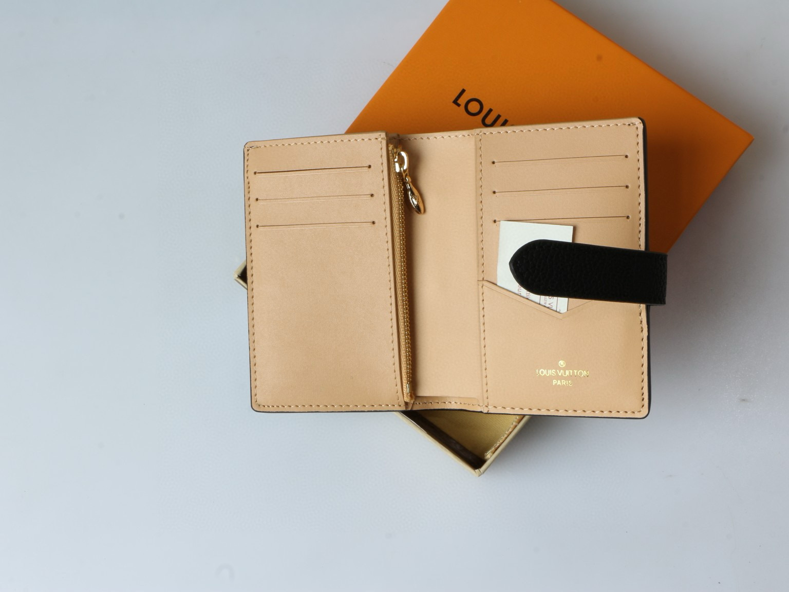 18eur--- M82198 M81561 M82144 LV Vertical CP Taurillon LV。Size：9*12*10 