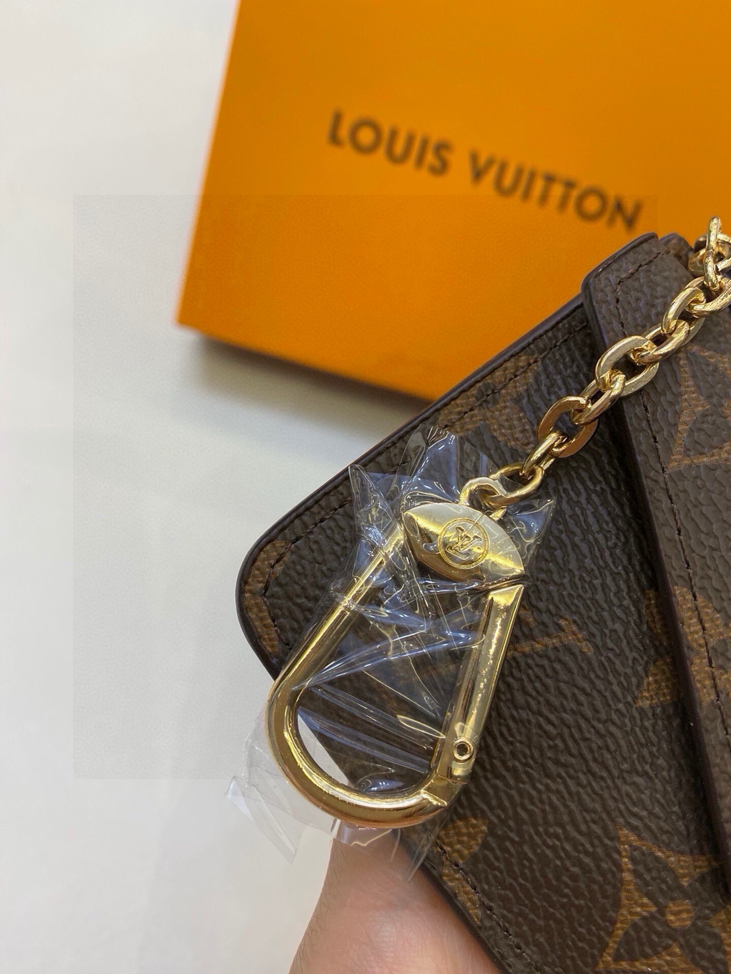 15eur--- Lv 1:1qc