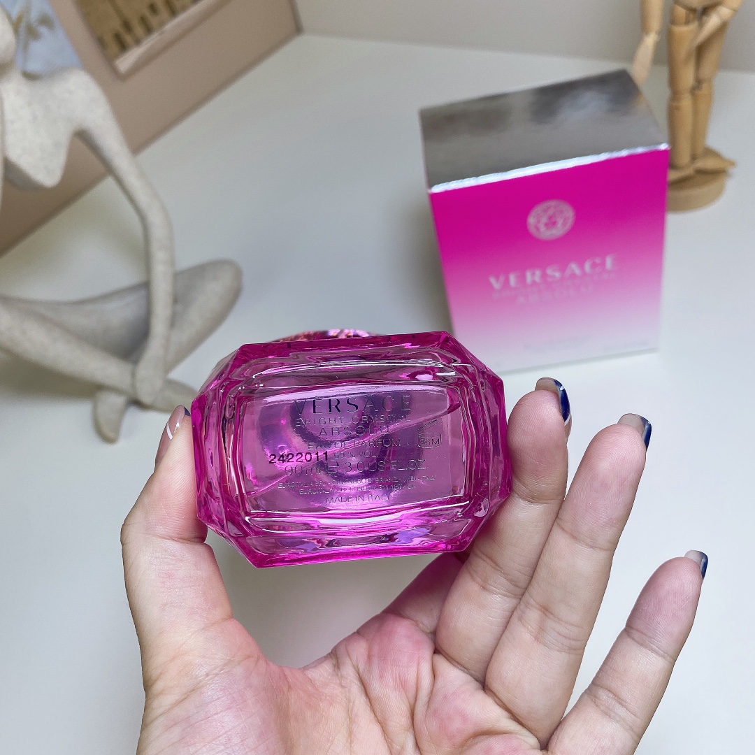 15eur--Versace 臻垫玫红钻香恋水晶精粹 100ml