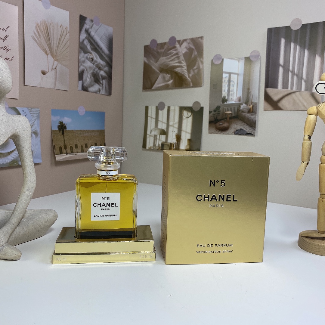 16eur---Chanel 木盒黄五号淡香精 100ml