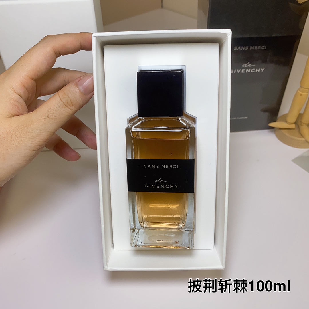 15eur---Givenchy 披荆斩棘