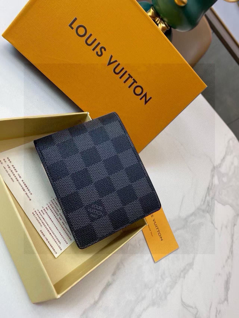 14eur--- Lv Classic Checkered Wallet