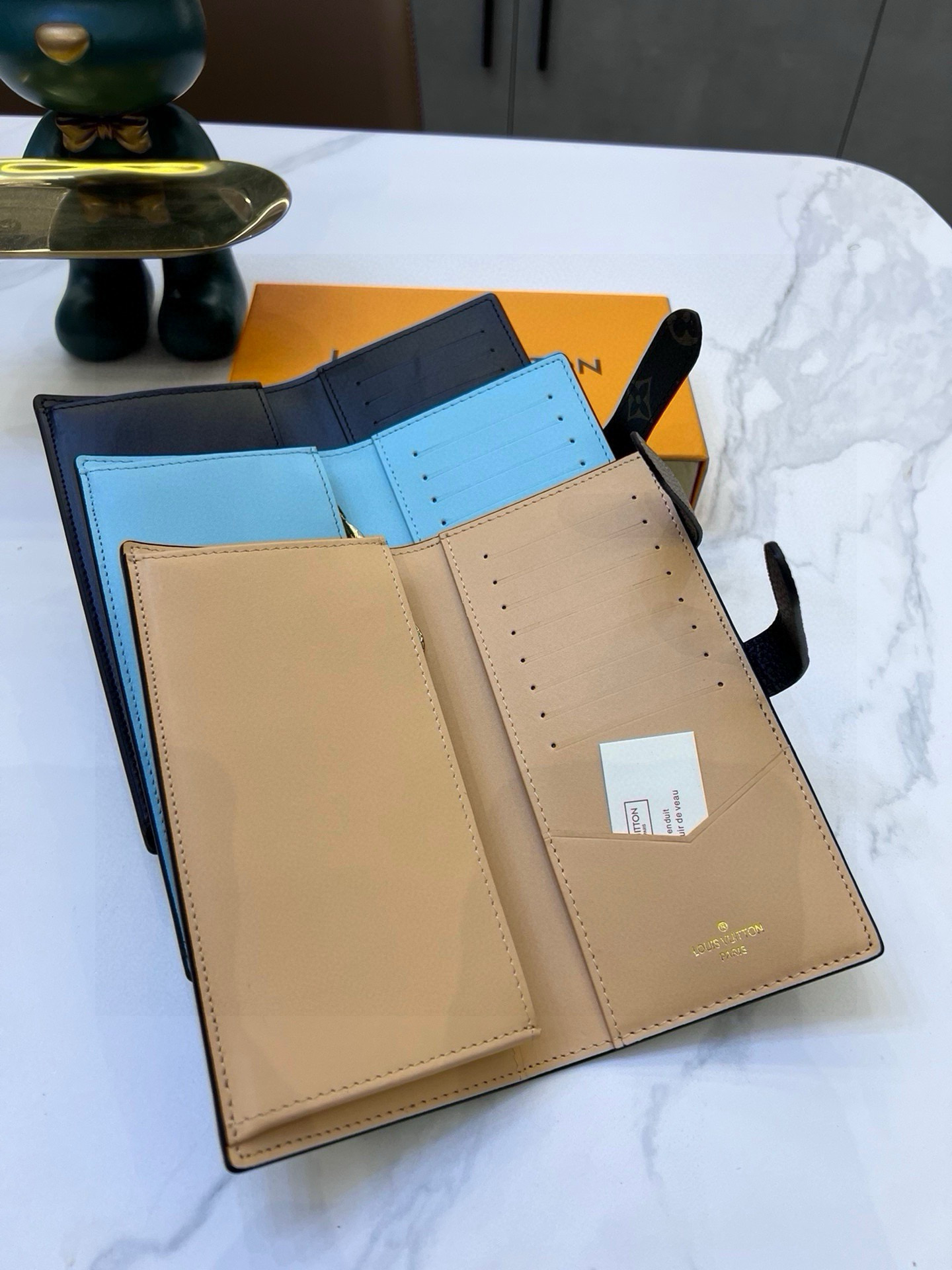 18EUR--- Lv 3 COLORS Size：10*19*1.7cm