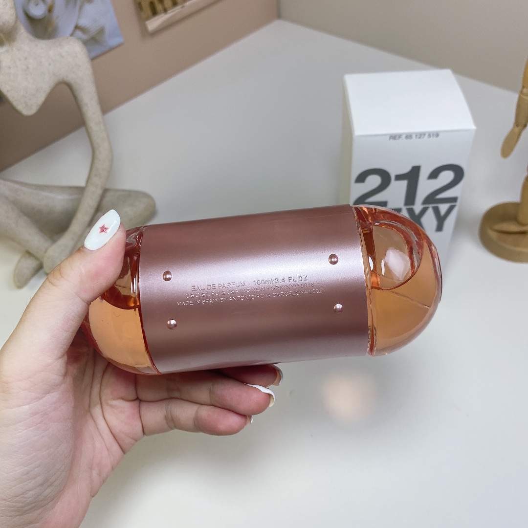 15eur---Carolina Herrera 212性感女士