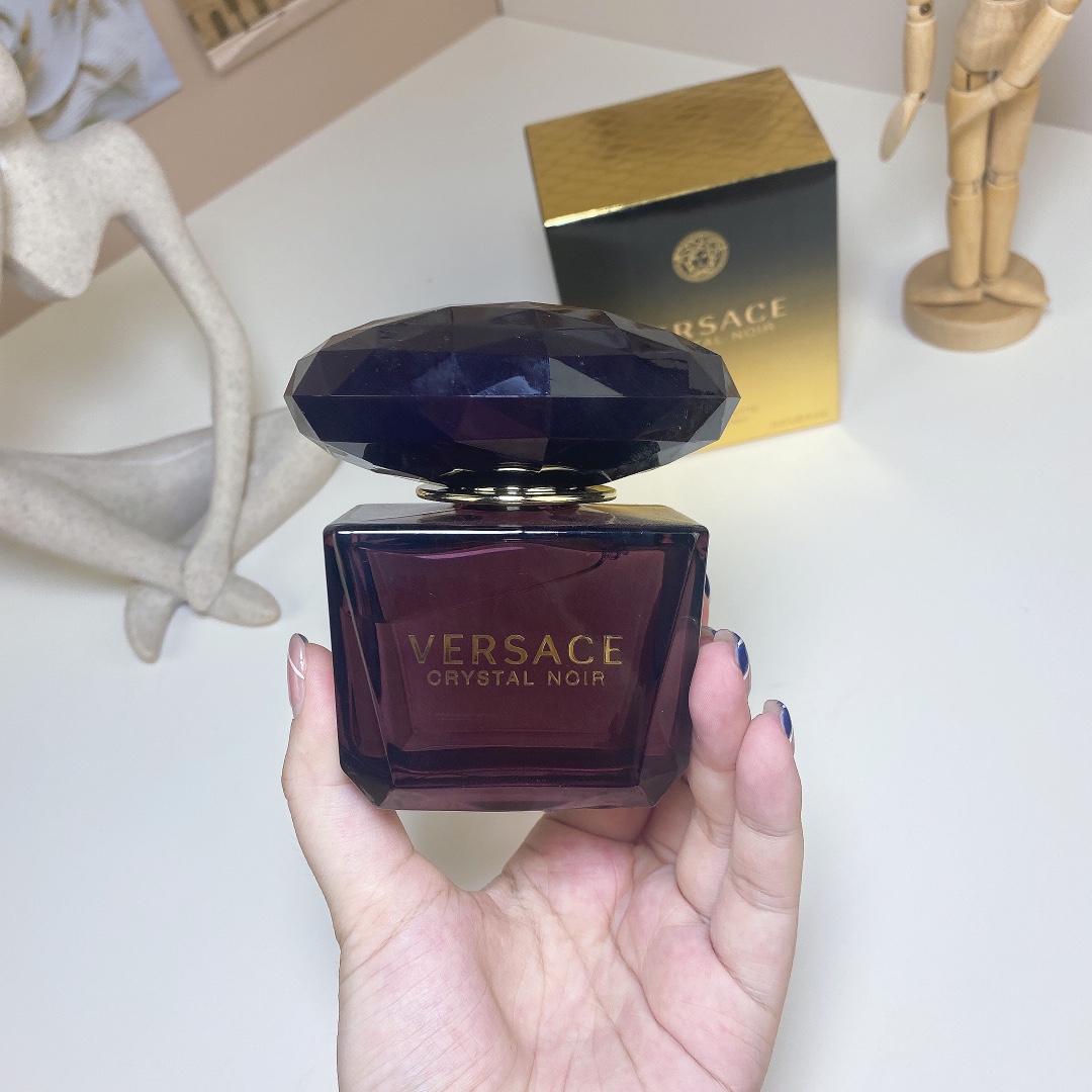 15eur--Versace 黑水晶淡香水90ml
